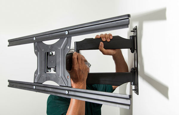 TV Mounting Services | Professional TV Installation | Expat IT Paris, France